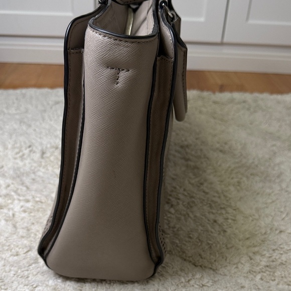 Tory Burch Robinson Crosshatch Tote Shoulder Bag Taupe - Picture 6 of 16